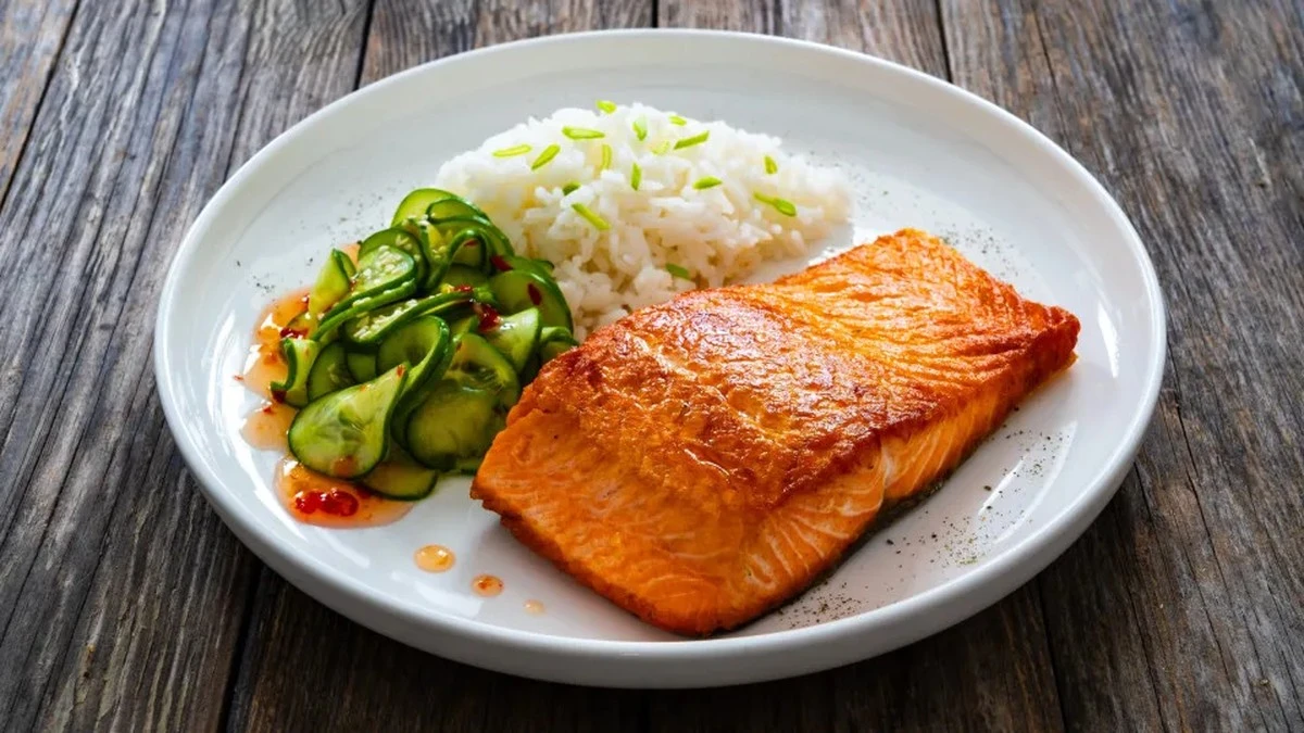 Waarom je een lepel honing over je zalm moet gieten voor de airfryer