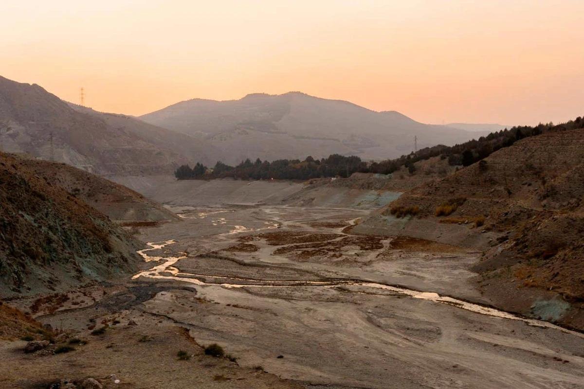 Waarom we momenteel de globale spaarrekening van ons grondwater plunderen