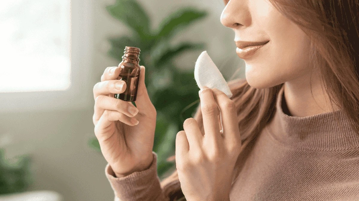 Waarom slimme huishoudens tegenwoordig een watje onderin de vuilnisbak leggen