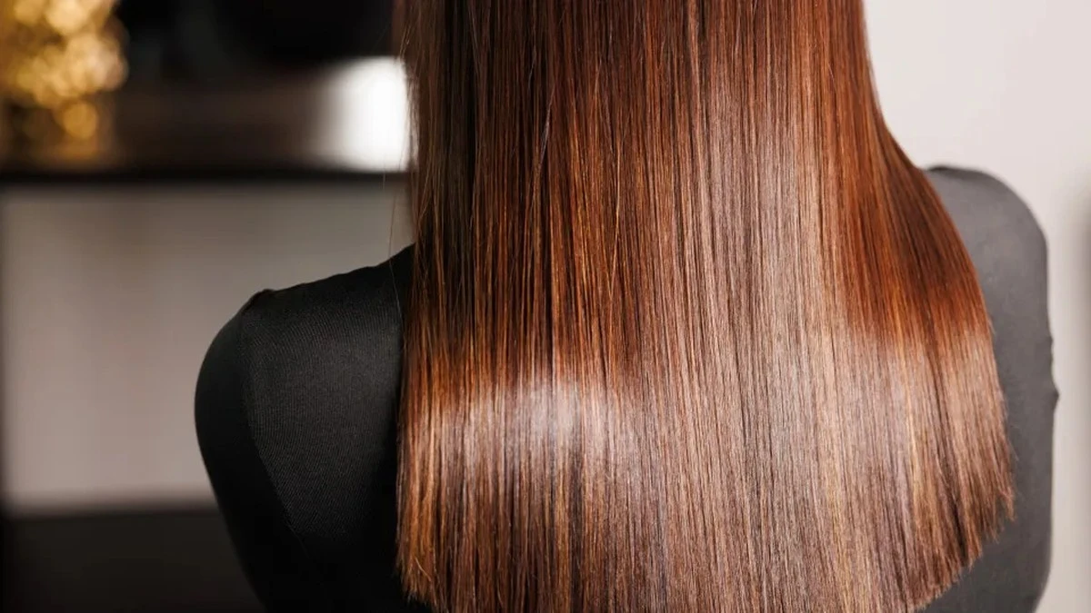 Waarom slimme kappers een scheutje appelazijn in de douche bewaren