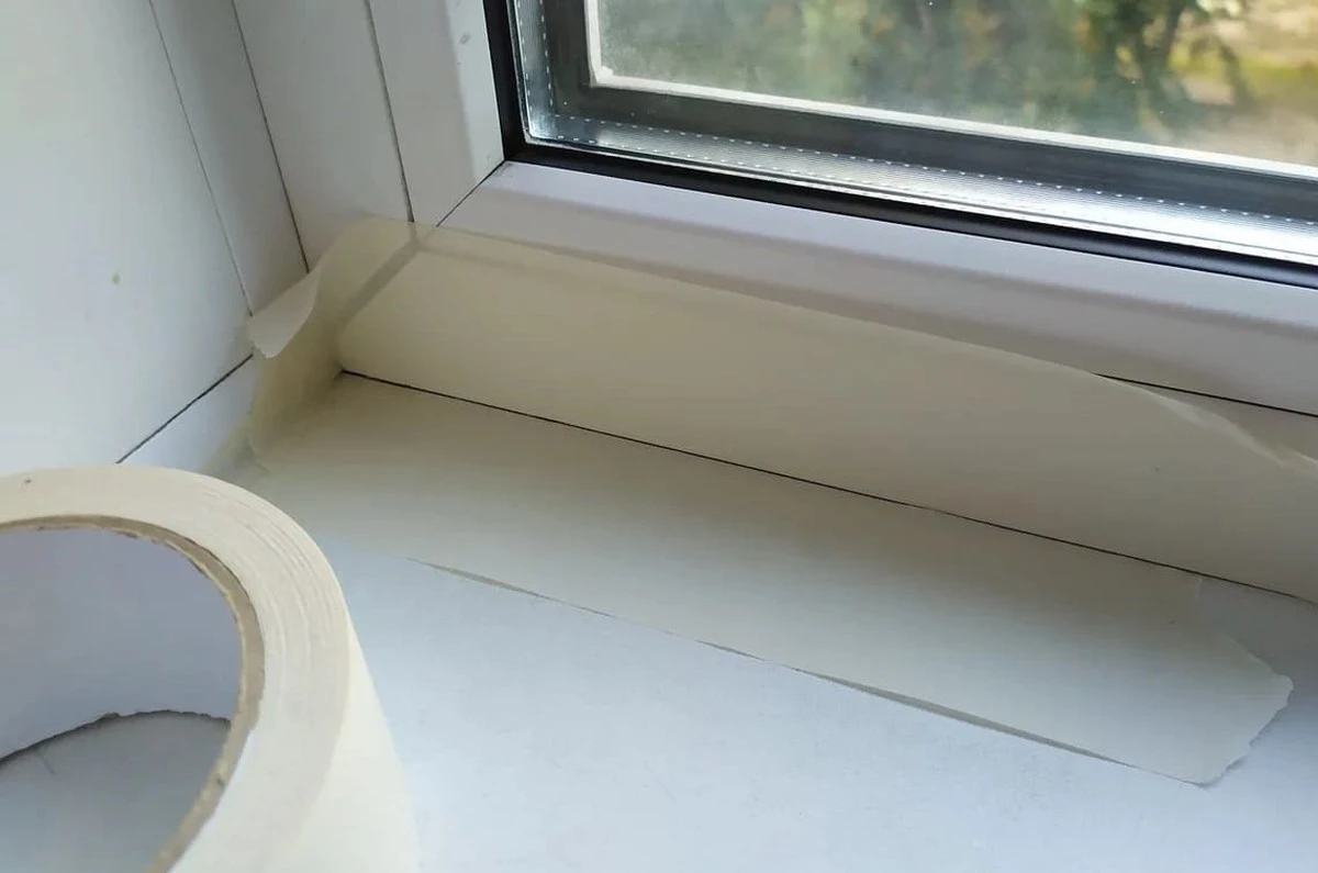 Waarom slimme huiseigenaren deze winter noppenfolie op hun ramen plakken