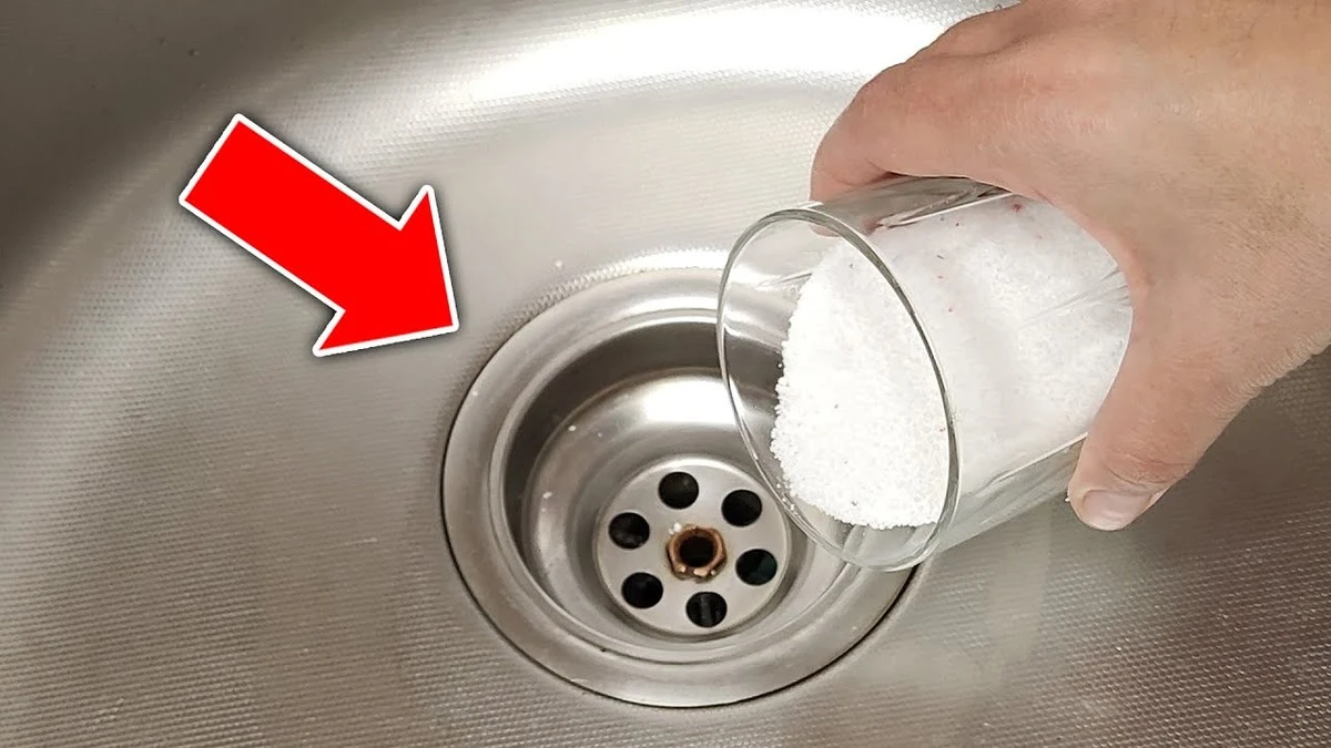 Waarom ervaren loodgieters altijd een schepje zout in de afvoer strooien