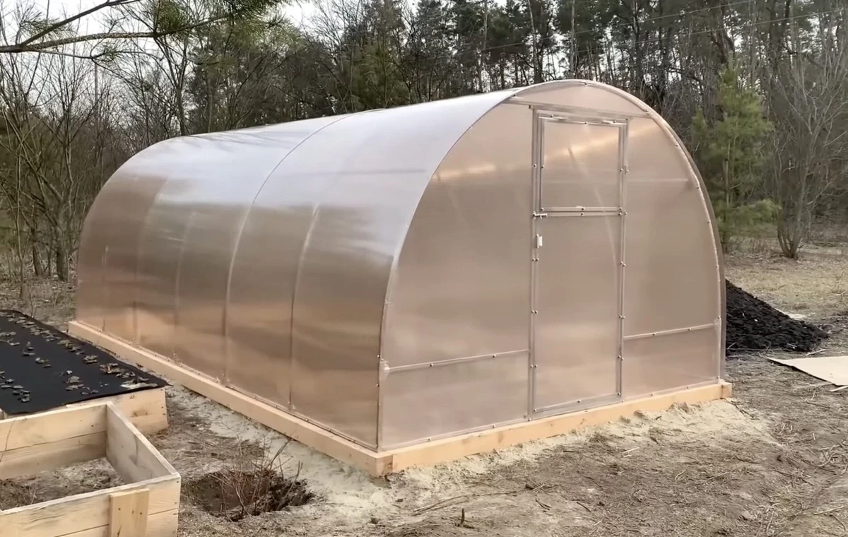 De witte PostNL-plaat in je kas: Vorstbescherming 2026