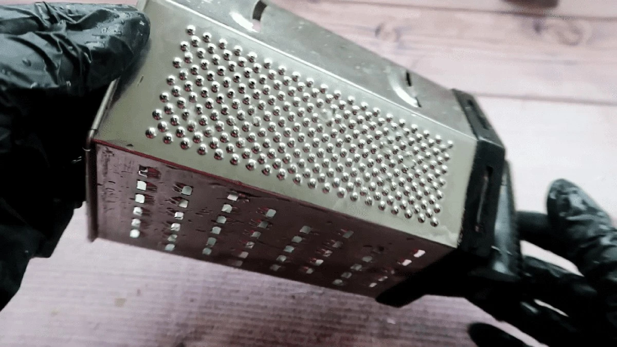 Waarom ervaren koks altijd de stekelige kant van de rasp gebruiken