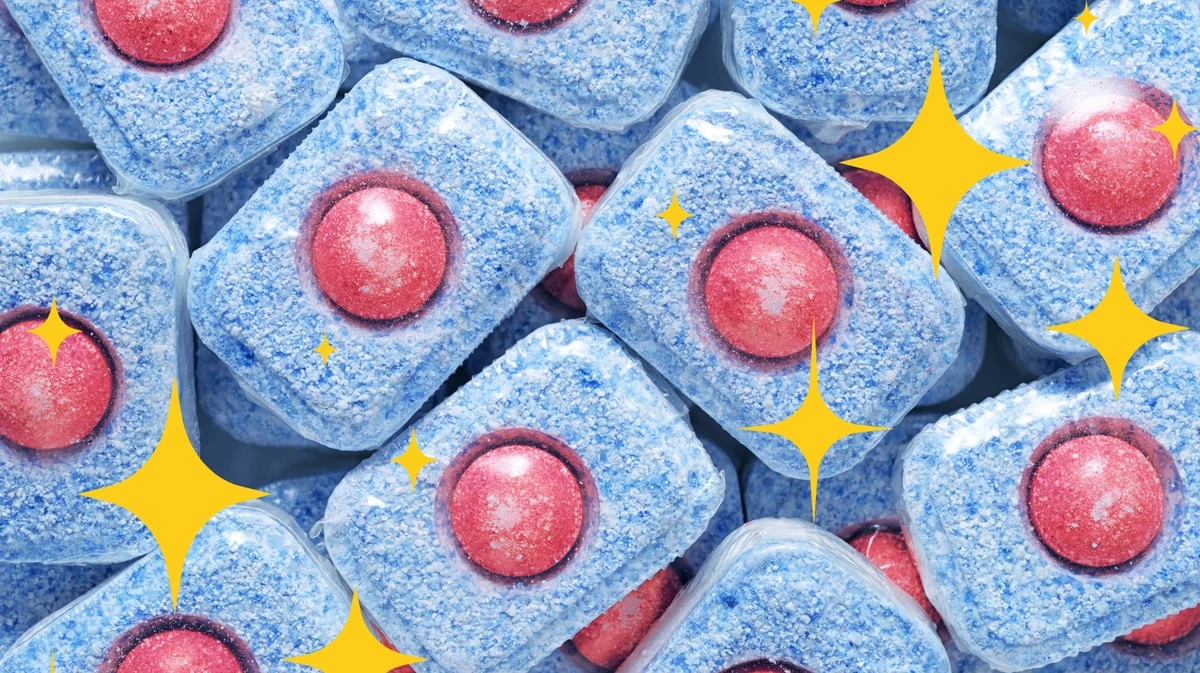 Waarom slimme huishoudens altijd een vaatwastablet in de douche leggen