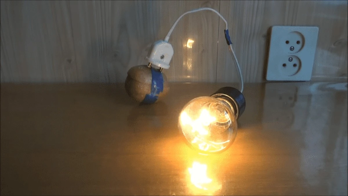 Waarom slimme klussers een aardappel en aluminiumfolie gebruiken als de stroom uitvalt