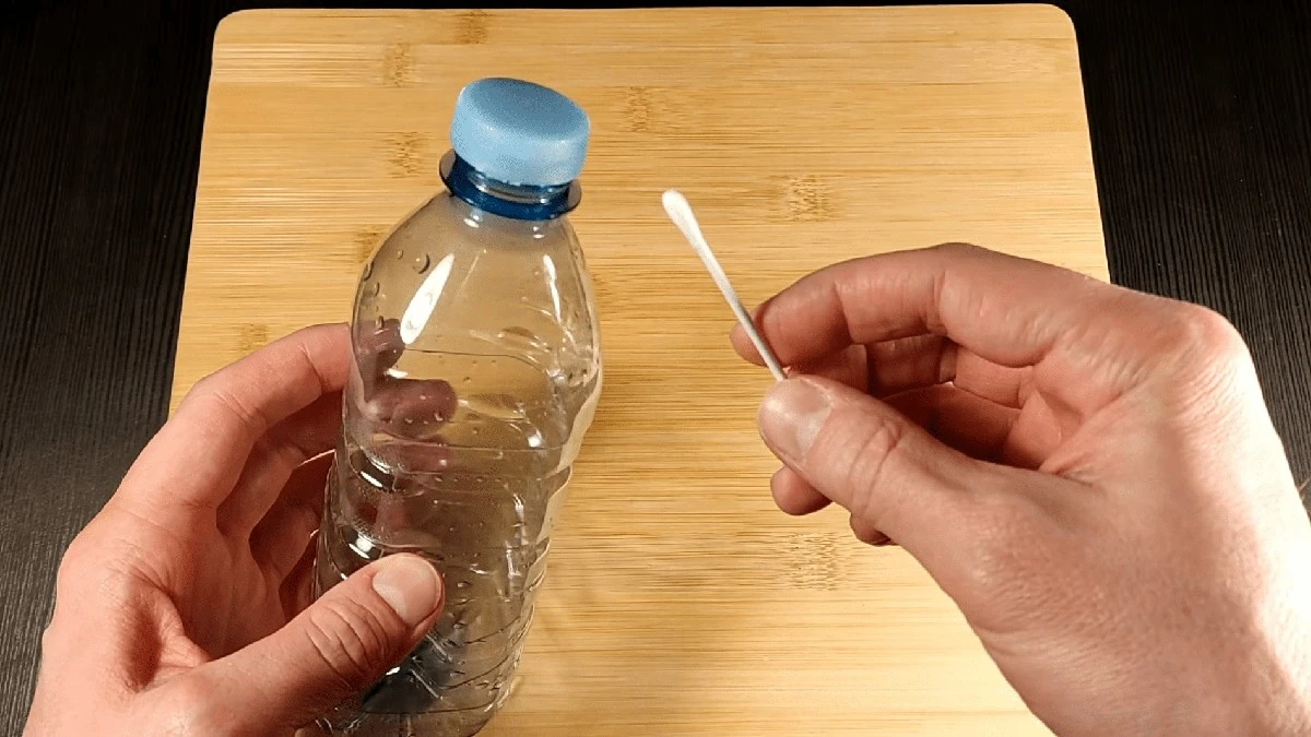 Waarom ervaren plantenliefhebbers massaal een wattenstaafje in hun bloempotten steken